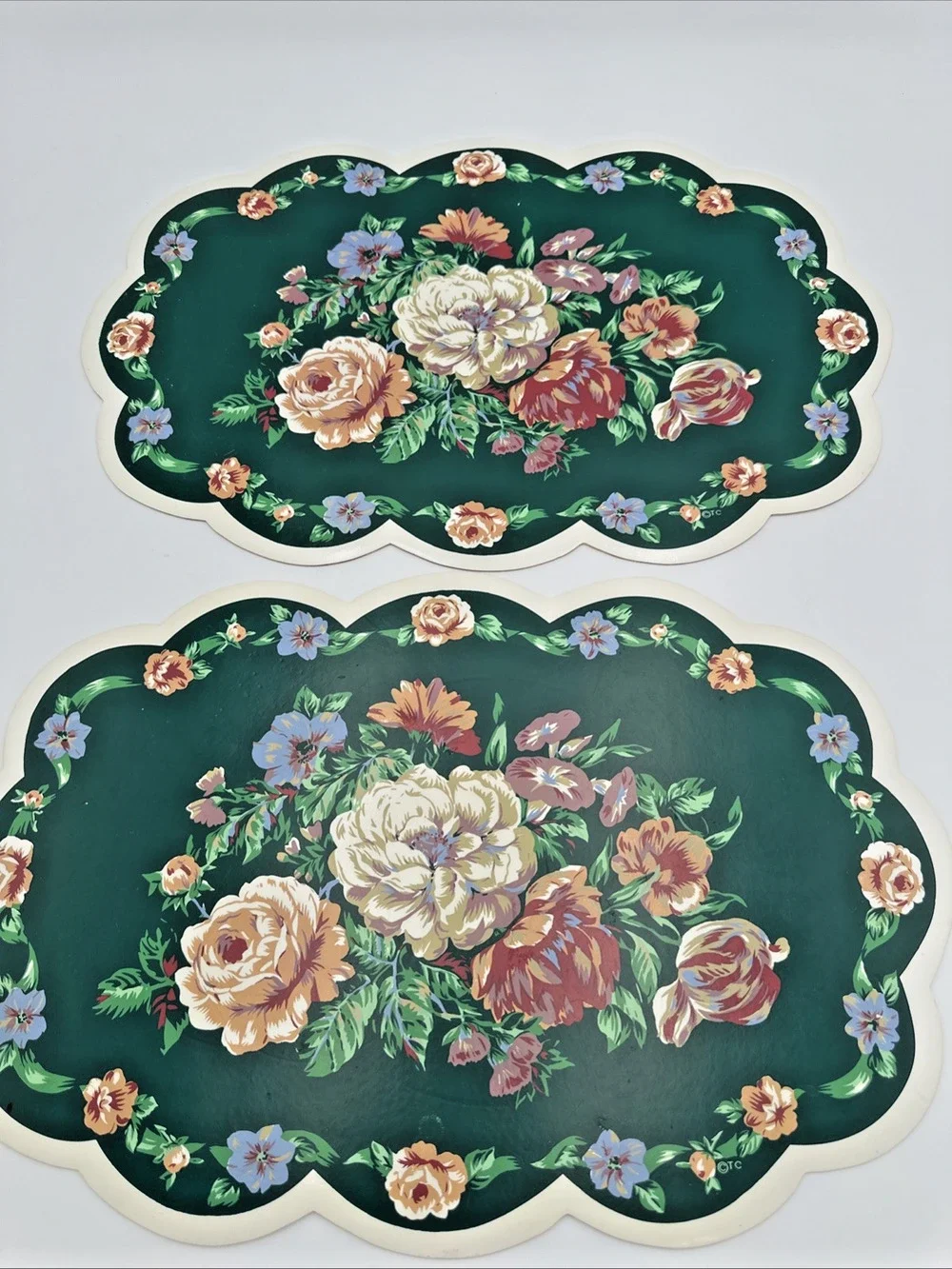 4 Vintage Town & Country Vinyl Foam Backed Placemat Floral Green, Roses